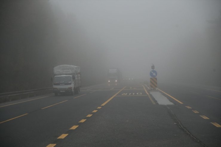 Bolu Dağı'nda sis hakim oldu