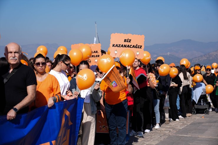 Lösemi farkındalığı kapsamında İzmir'de turuncu yürüyüş düzenlendi