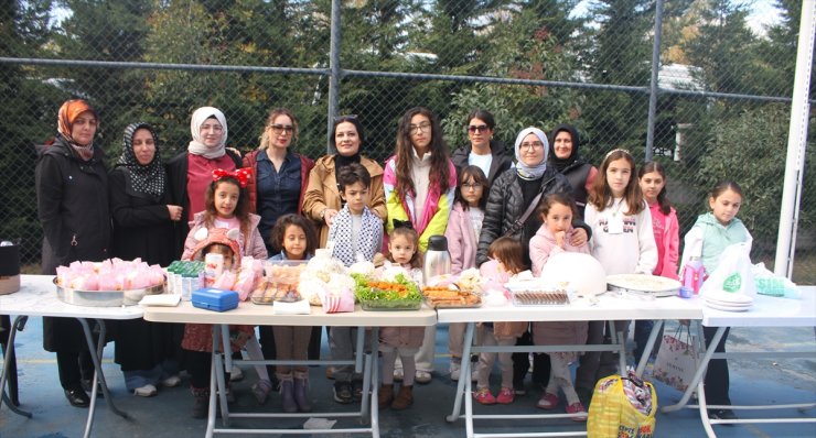 Van'da çocuklar Filistin yararına kermes düzenledi