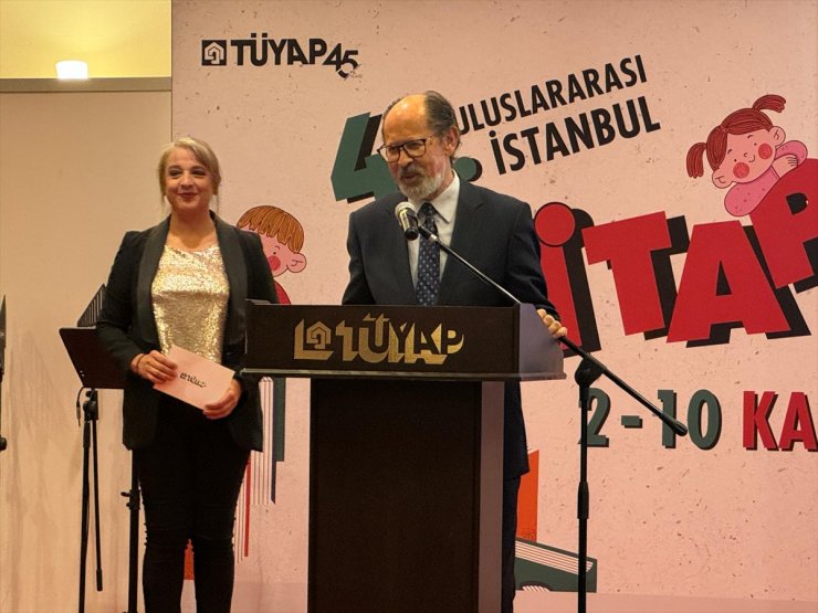 "41. Uluslararası İstanbul Kitap Fuarı" kapsamında Yalvaç Ural için onur gecesi düzenlendi