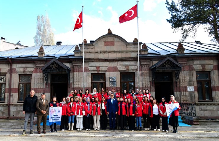 "Damla Gönüllülük Hareketi Projesi" kapsamında öğrenciler Ardahan'ı gezdi