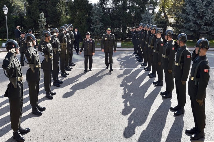 Kara Kuvvetleri Komutanı Orgeneral Bayraktaroğlu, Türkmenistanlı mevkidaşı Albay Ayazov ile görüştü