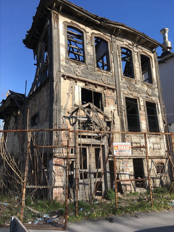 Sakarya'da yangında yıkılan tarihi ahşap konak aslına uygun inşa edilecek