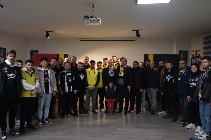 Çankırı'da Fenerbahçe ve Beşiktaş taraftarları Beşiktaş-Malmö maçını birlikte izledi