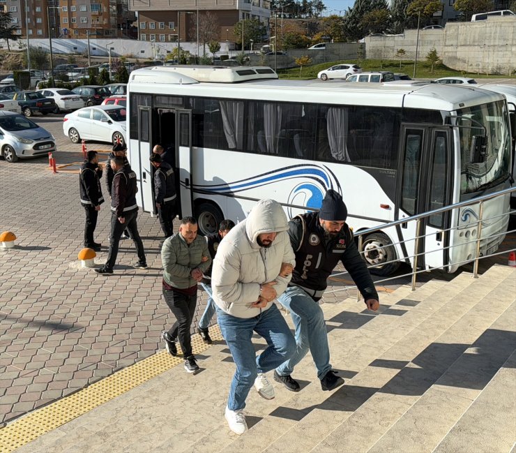 Kırıkkale'de "usulsüz sağlık raporu" operasyonunda yakalanan 18 şüpheli adliyede