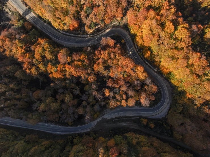 Uludağ'da dron kamerasından resim tablosunu andıran sonbahar manzaraları