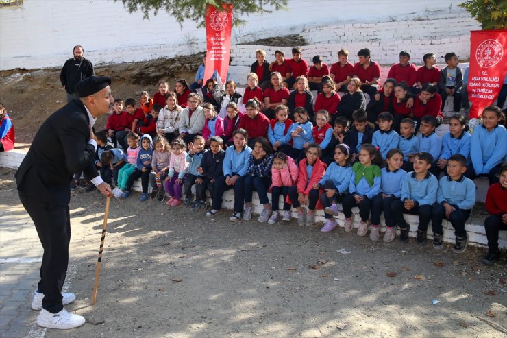 Uşak'ta "Kültür Rotası" etkinliklerine köy okullarındaki 3 bini aşkın öğrenci katıldı