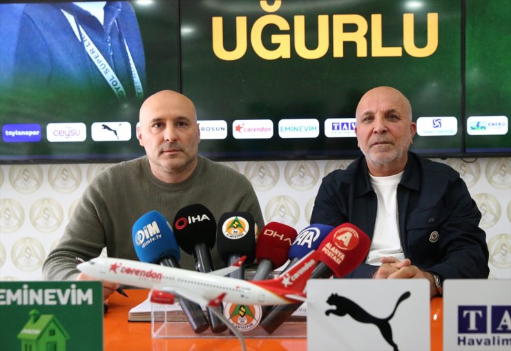 Alanyaspor'da teknik direktörlük görevine Sami Uğurlu getirildi