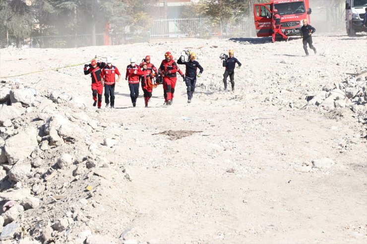 Burdur'da 5,7 büyüklüğünde deprem senaryosuyla tatbikat yapıldı