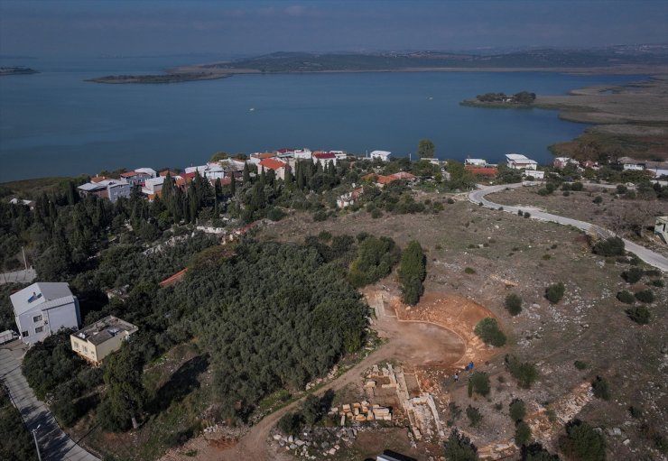 Gölyazı'daki antik tiyatroda "kişiye özel" seyirci basamağı bulundu