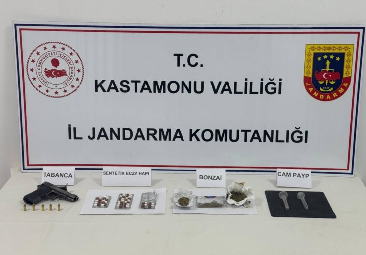 Kastamonu'da uyuşturucu operasyonlarında yakalanan 4 şüpheliden 1'i tutuklandı