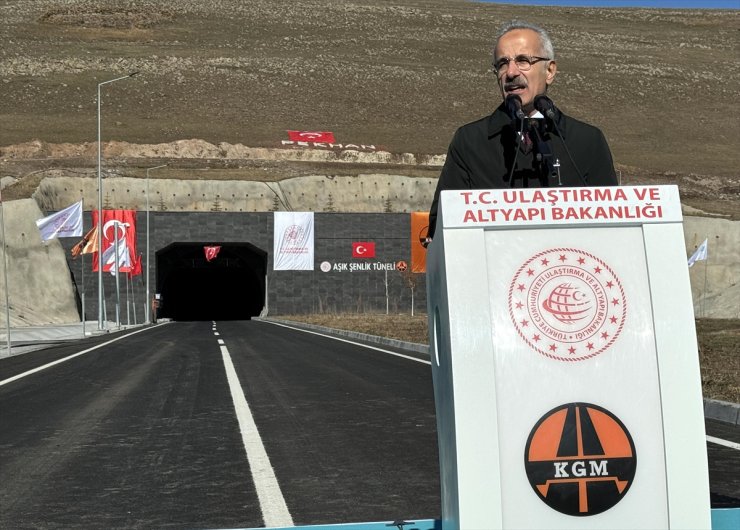 Bakan Uraloğlu, Aşık Şenlik Tüneli ve Bağlantı Yolu Açılış Töreni'nde konuştu: