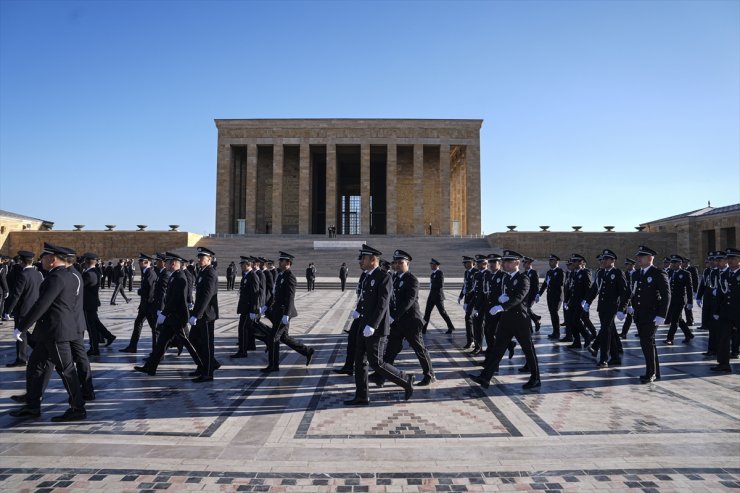 Emniyet Genel Müdürü Demirtaş ve beraberindekiler Anıtkabir'i ziyaret etti