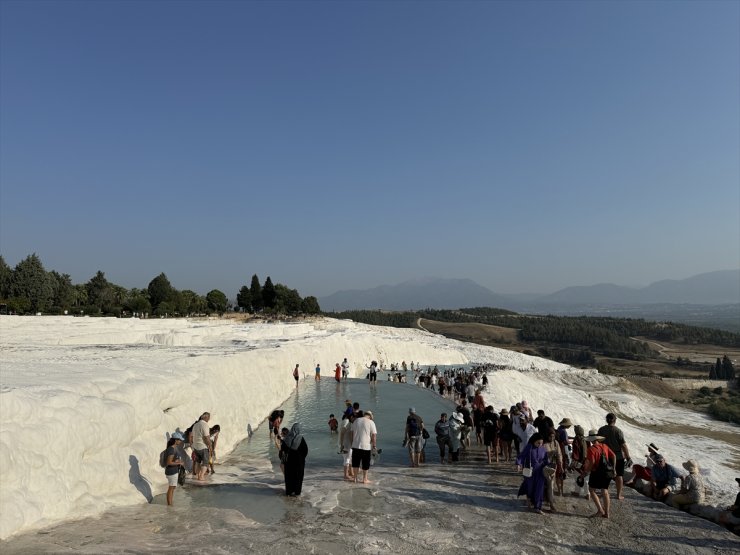 Pamukkale'deki oteller ara tatili dolu geçirecek