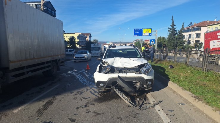 GÜNCELLEME - Samsun'da bir araçla çarpışan motosikletteki 1 kişi öldü, 1 kişi yaralandı