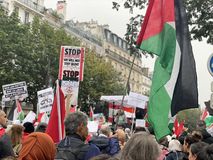 Paris'te Gazze'ye destek gösterisi düzenlendi