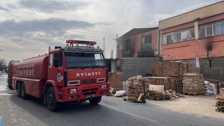 Kayseri'de sünger atölyesinde çıkan yangın söndürüldü