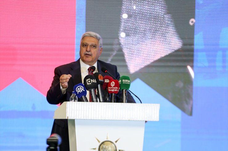 DÜZELTME - "AK Parti Genel Başkan Yardımcısı Demiröz, partisinin Yıldırım İlçe Kongresi'nde konuştu:" başlıklı haberimizin 8. paragrafında sehven yazılan "360 milyar dolar" ifadesi, "160 milyar dolar" olarak düzeltilmiştir.