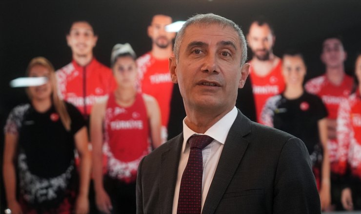 Türkiye Atletizm Federasyonu Başkanı Ahmet Karadağ'a göre başarının sırrı, geçmişten ders almak: