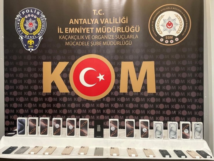 Antalya'da kaçakçılık operasyonunda 11 kişi yakalandı