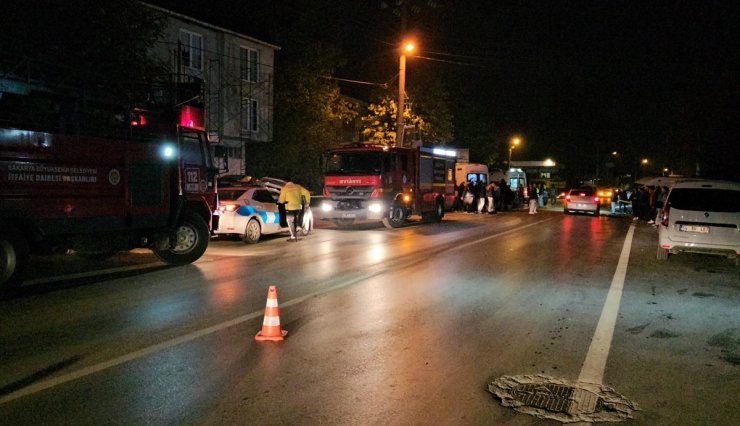 Sakarya'da ambulansın karıştığı zincirleme kazada 1 kişi öldü 3 sağlık personeli yaralandı