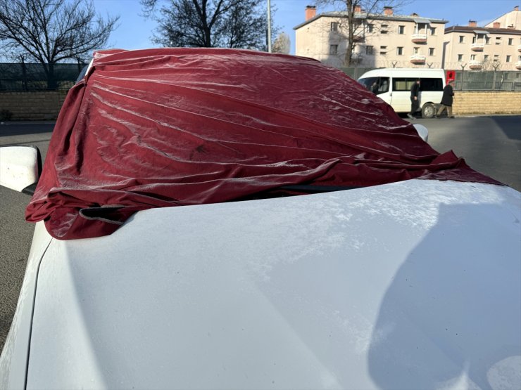 Kars'ta ayakkabı tabanına gizlediği uyuşturucuyla yakalanan İranlı tutuklandı