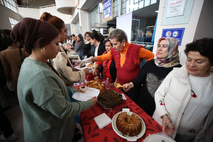 Çanakkaleli 101 anne, Cumhuriyet'in 101. yılı anısına üniversite öğrencilerine yemek yaptı