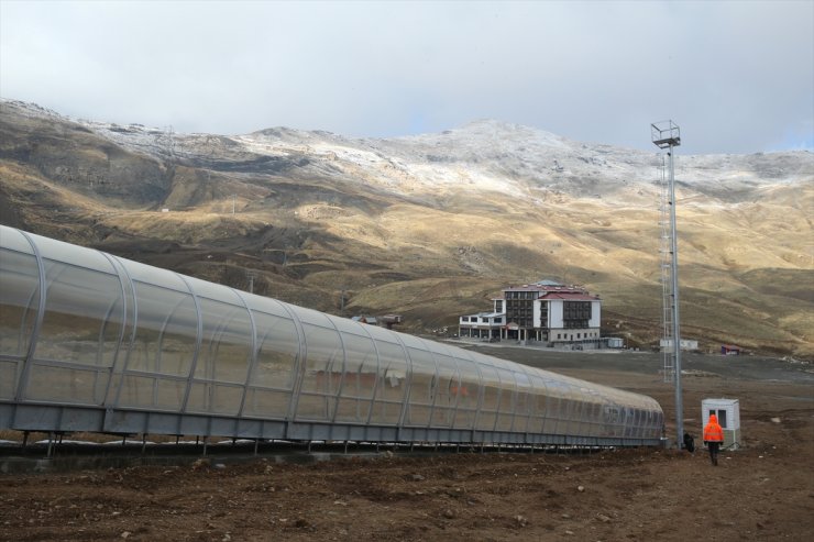 Hakkari'deki Merga Bütan Kayak Merkezi'nde gece de kayak yapılabilecek