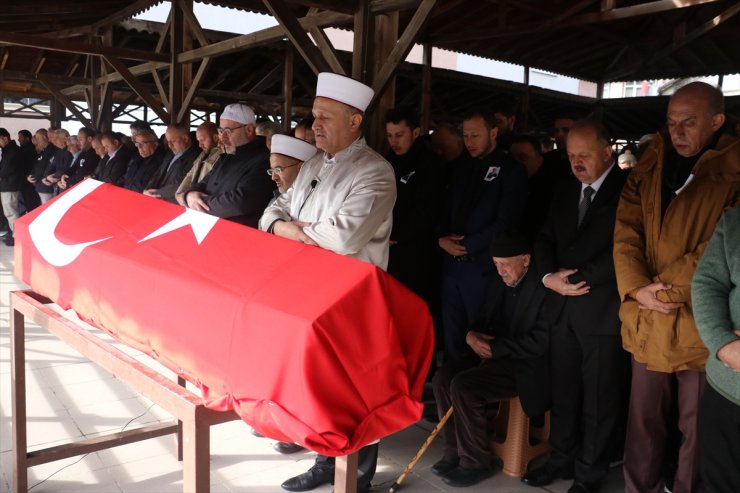 Kastamonu'da gölette ölü bulunan eski Azdavay Belediye Başkanı Civelek'in cenazesi toprağa verildi