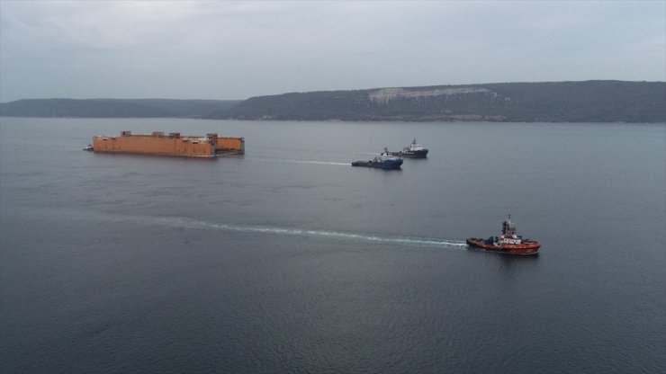 Çanakkale Boğazı dev havuzun geçişi için tek yönlü gemi trafiğine kapatıldı