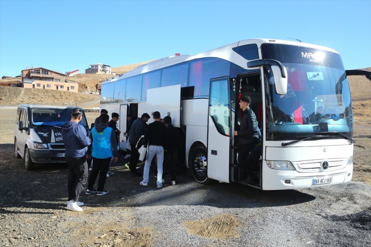 Hakkari'de düzenlenen Gençlik Kampı başladı