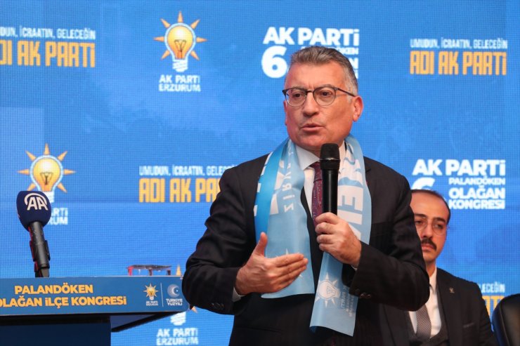 AK Parti'li Güler, Erzurum'da partisinin Palandöken ilçe kongresinde konuştu: