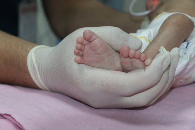 Gaziantep'te 700 gram doğan bebek 140 gün sonunda yaşam mücadelesini kazandı