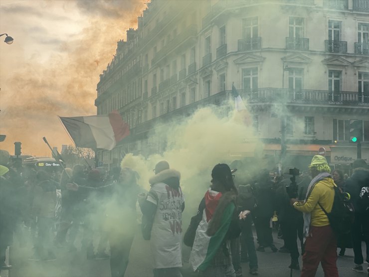 Sarı yelekliler 6. yılında Paris'te sokağa indi