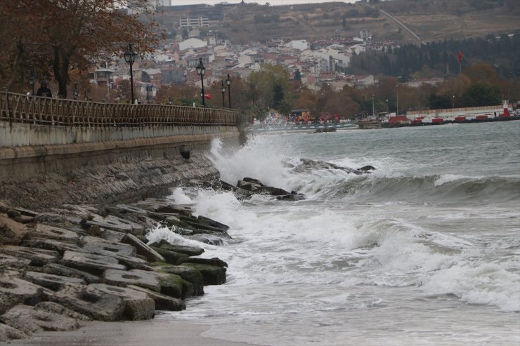 Tekirdağ'da poyraz etkisini 3 gündür sürdürüyor