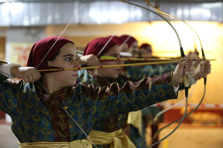 Bursalı genç okçular, ulusal ve uluslararası başarılarını sürdürüyor