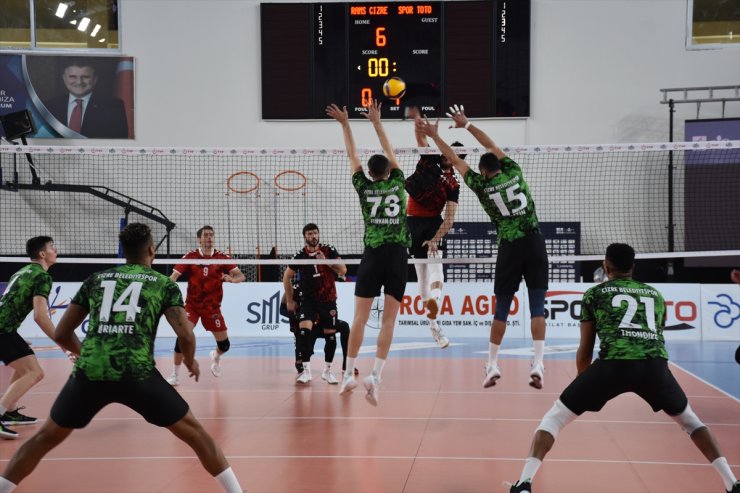 Voleybol: SMS Grup Efeler Ligi