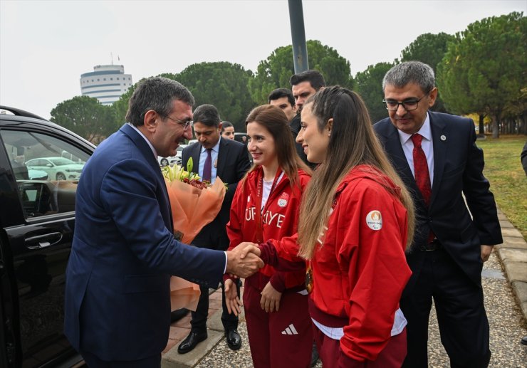 Cumhurbaşkanı Yardımcısı Yılmaz, Pamukkale Üniversitesi Akademik Yıl Açılışı'nda konuştu: