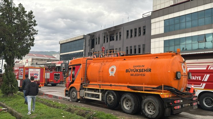 Samsun'da mobilya imalathanesinde dört ayda üçüncü kez çıkan yangın söndürüldü