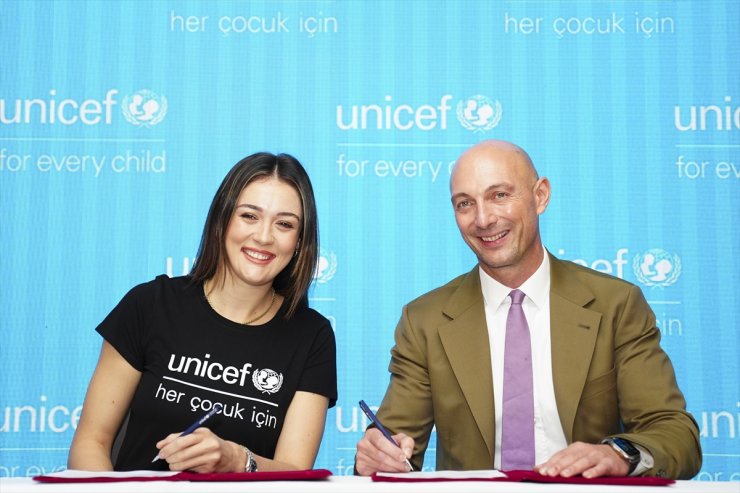 UNICEF, milli voleybolcu Zehra Güneş ile iş birliği anlaşması yaptı