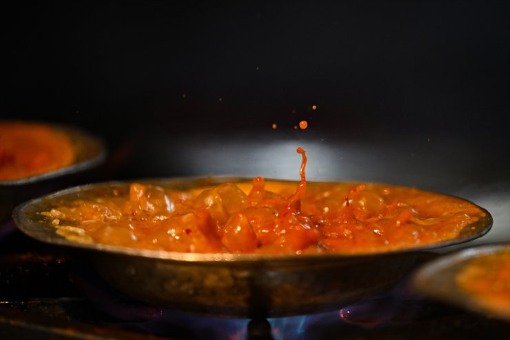 Gaziantep'in kış lezzetlerinden beyran ve soğan kebabı damakları tatlandırıyor