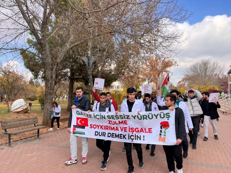 Gaziantep'te üniversitelilerden sessiz yürüyüşle Filistin'e destek