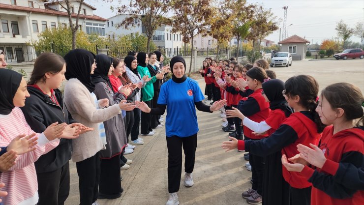 Amasya'da liseli kriket oyuncusu milli takıma seçildi