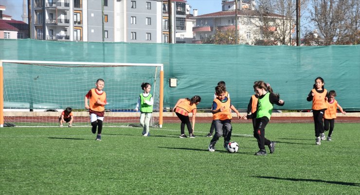 Artvin'de 13. Grassroots Herkes İçin Futbol Şenliği'nin 1. etabı düzenlendi