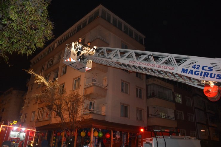 Ordu'da apartmanda çıkan yangında 1 kişi dumandan etkilendi