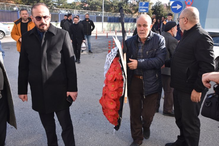 Afyonkarahisar Belediye Meclisinde alınan "içkili yer bölgesi kararı" protesto edildi