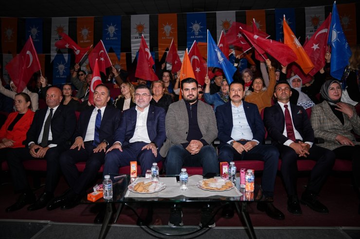 AK Parti'li İnan, partisinin Urla kongresinde konuştu: