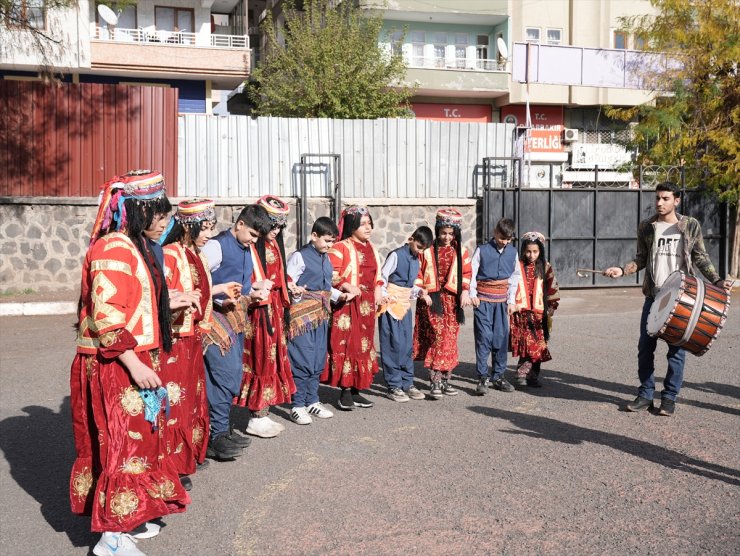 Diyarbakır'da "özel öğrenciler" öğretmenleri için sahneye çıkacak