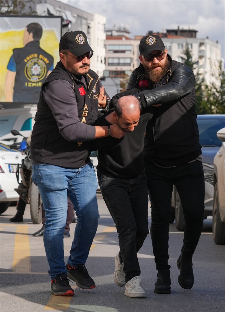 İzmir'de polis ekibine silahlı saldırıya ilişkin 6 şüpheli adliyede