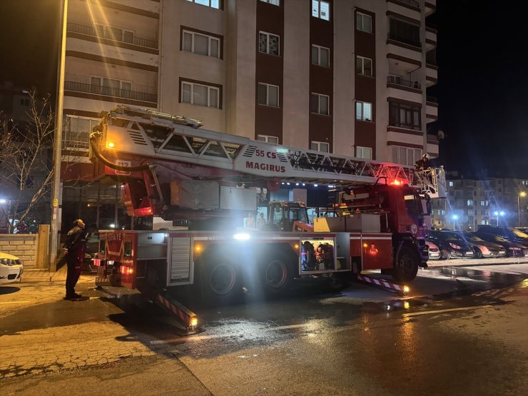 Kayseri'de psikolojik sorunlarının bulunduğu iddia edilen kişi evini yaktı